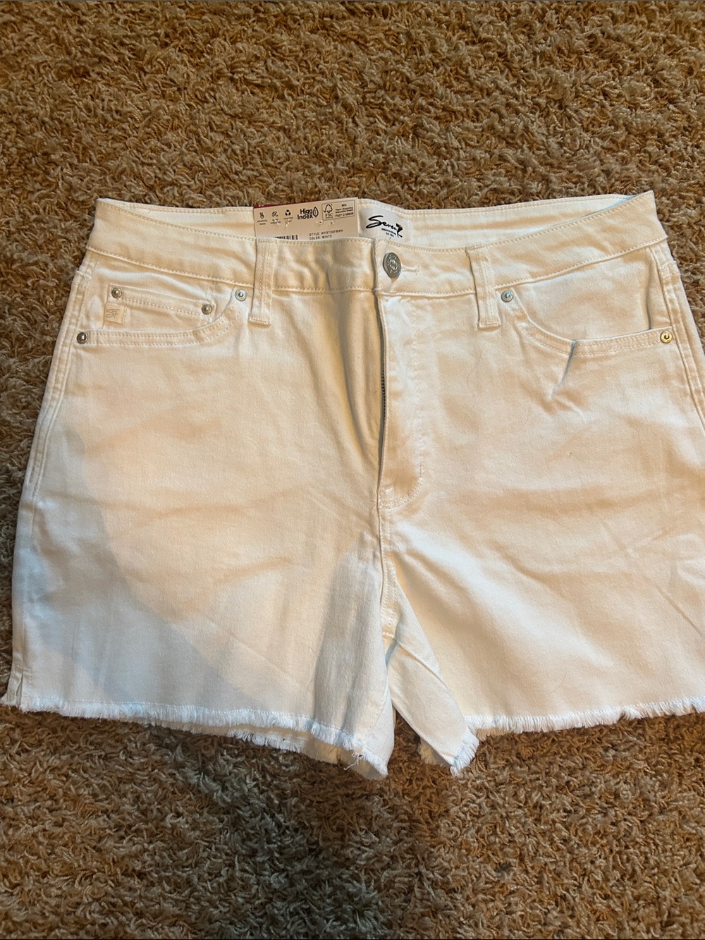 Seven7 high rise shorts.NWT